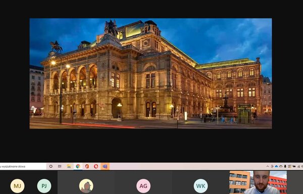 Na grafice zjęcie Opery Wiedeńskiej